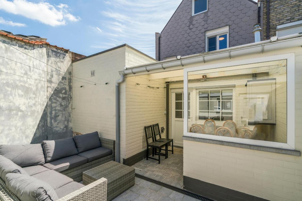 Lichtrijk, Charmant Rijtjeshuis Met 3 Slaapkamers 克诺克－海斯特 外观 照片